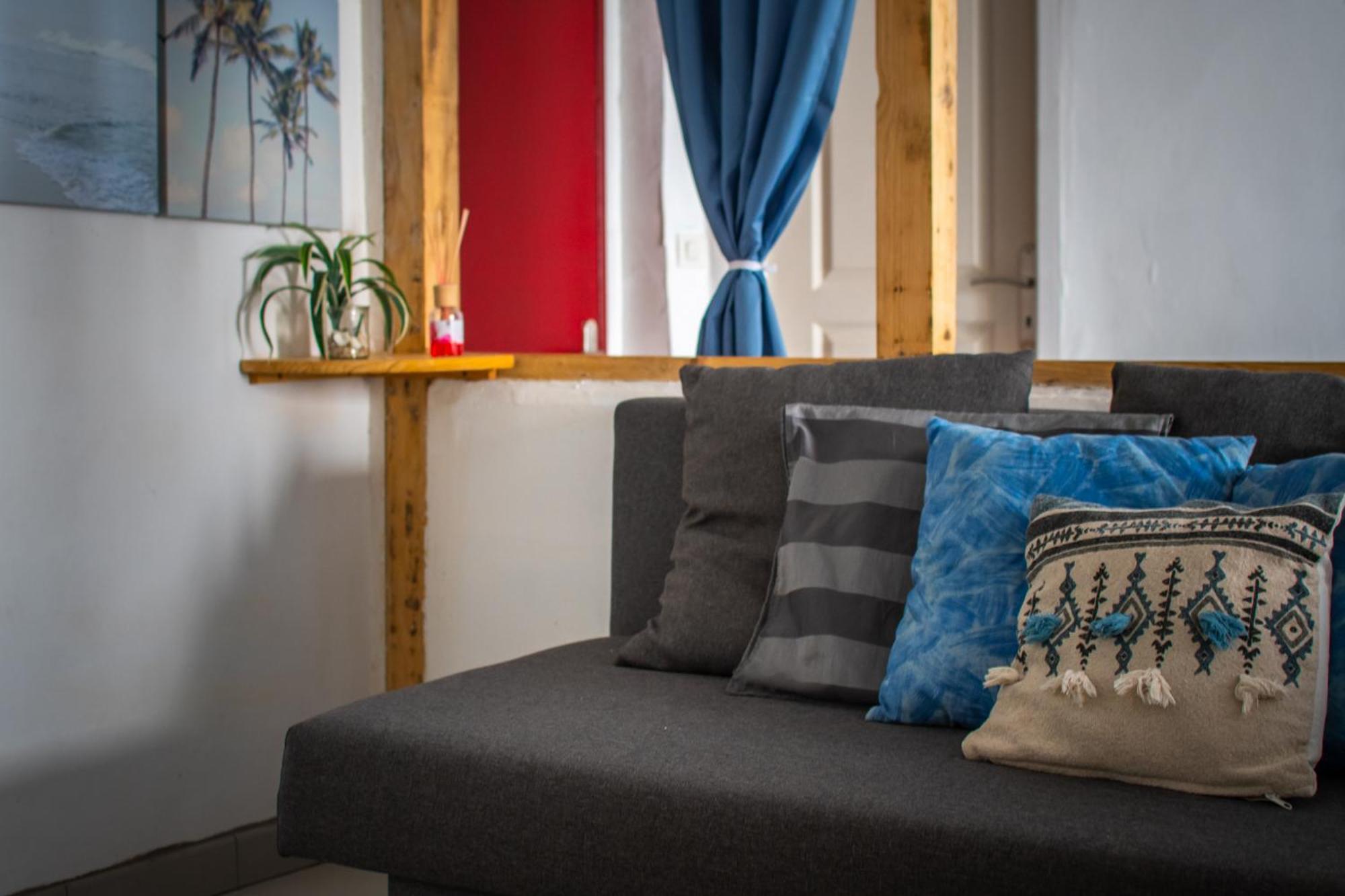 Le Pastel Riverside Centre Historique Proche Des Plages Apartment